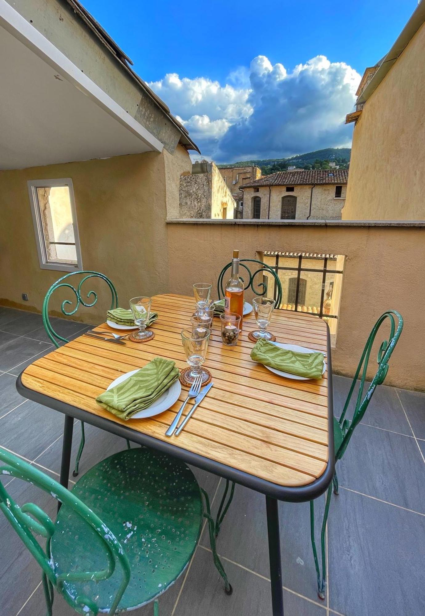 Le Petit Delphia Apartment