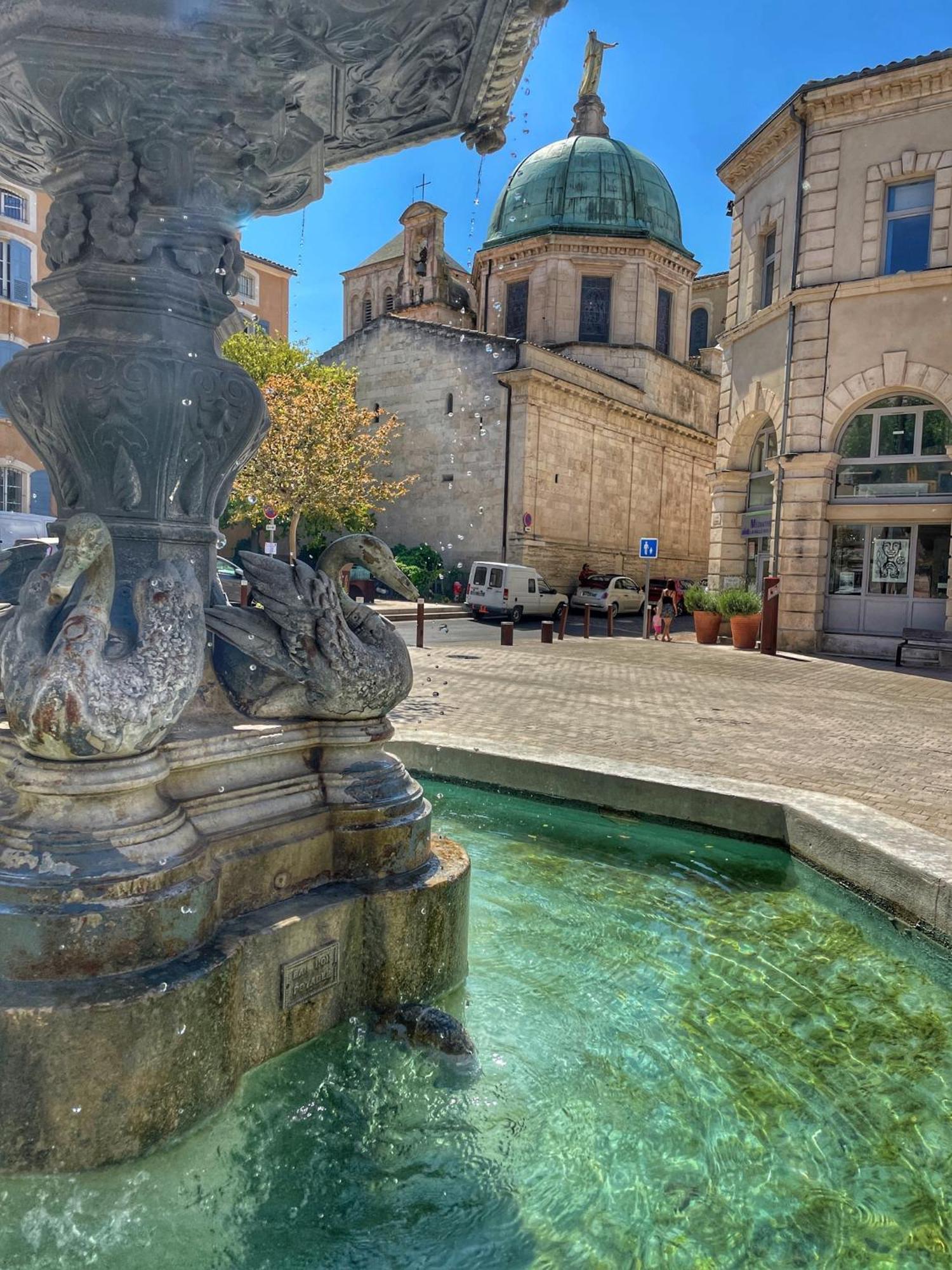 Le Petit Delphia